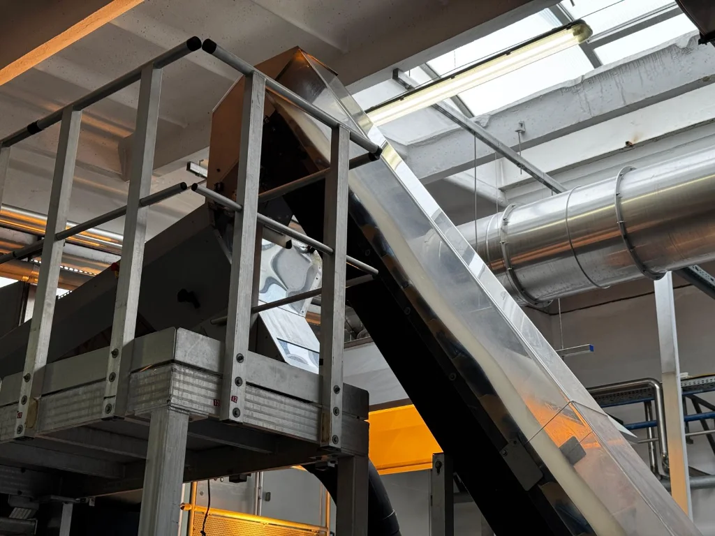 Used Sameto Technifil complete water bottling line for PET bottles year 2010 - 16,000BPH - Image 27