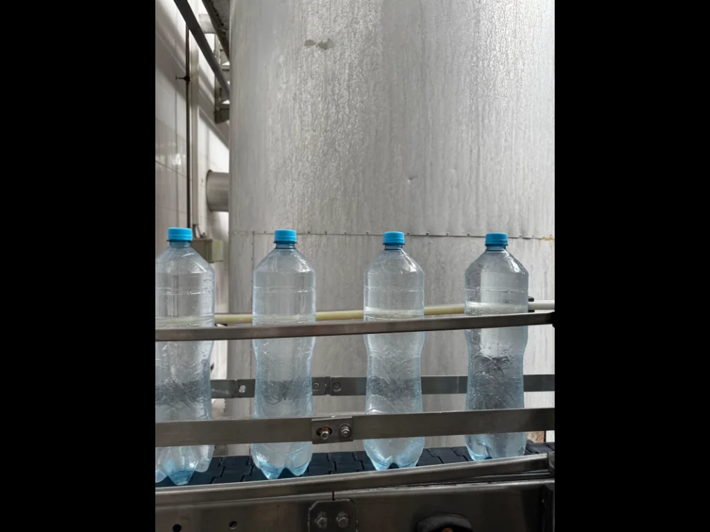 Used Sameto Technifil complete water bottling line for PET bottles year 2010 - 16,000BPH - Image 44