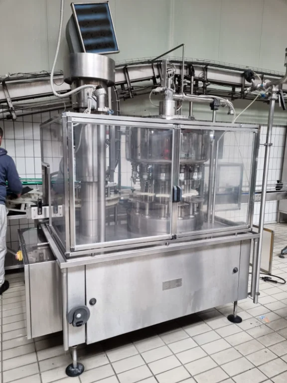 Used filling and capping monoblock AVE 1998 - 2000bph - 1