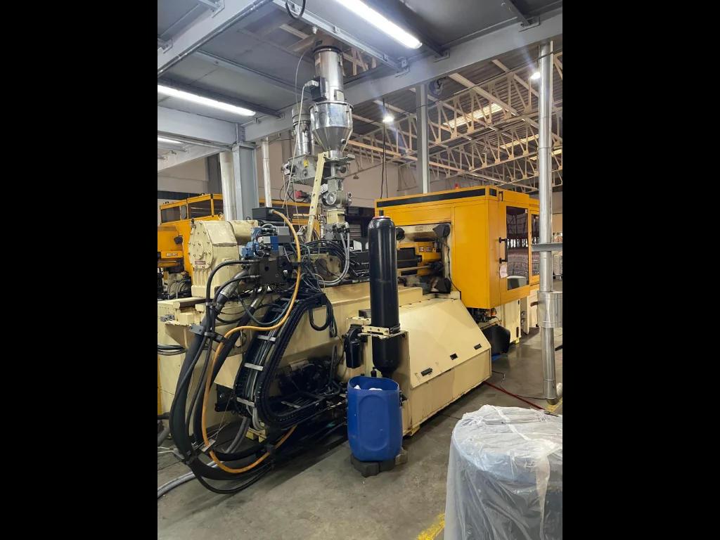 Used Injection Machine Used injection molding machine H160 - 2009