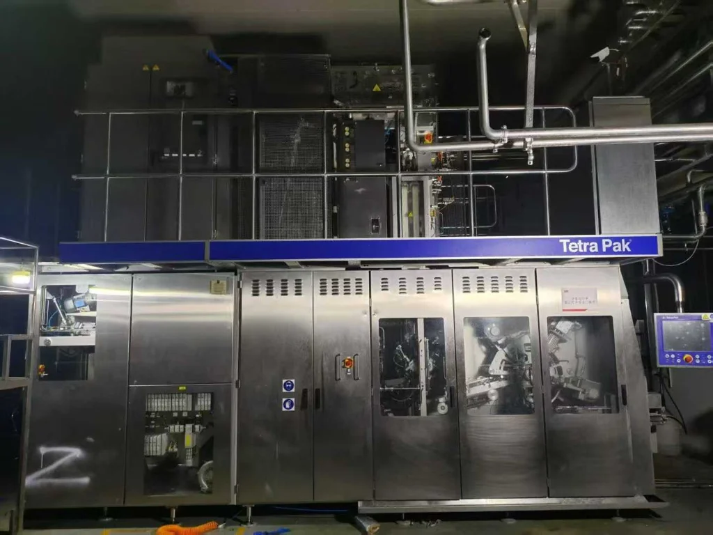 Used filling machine Tetra Pak A3 Compact Flex 300V - 9000 bph - Image 3